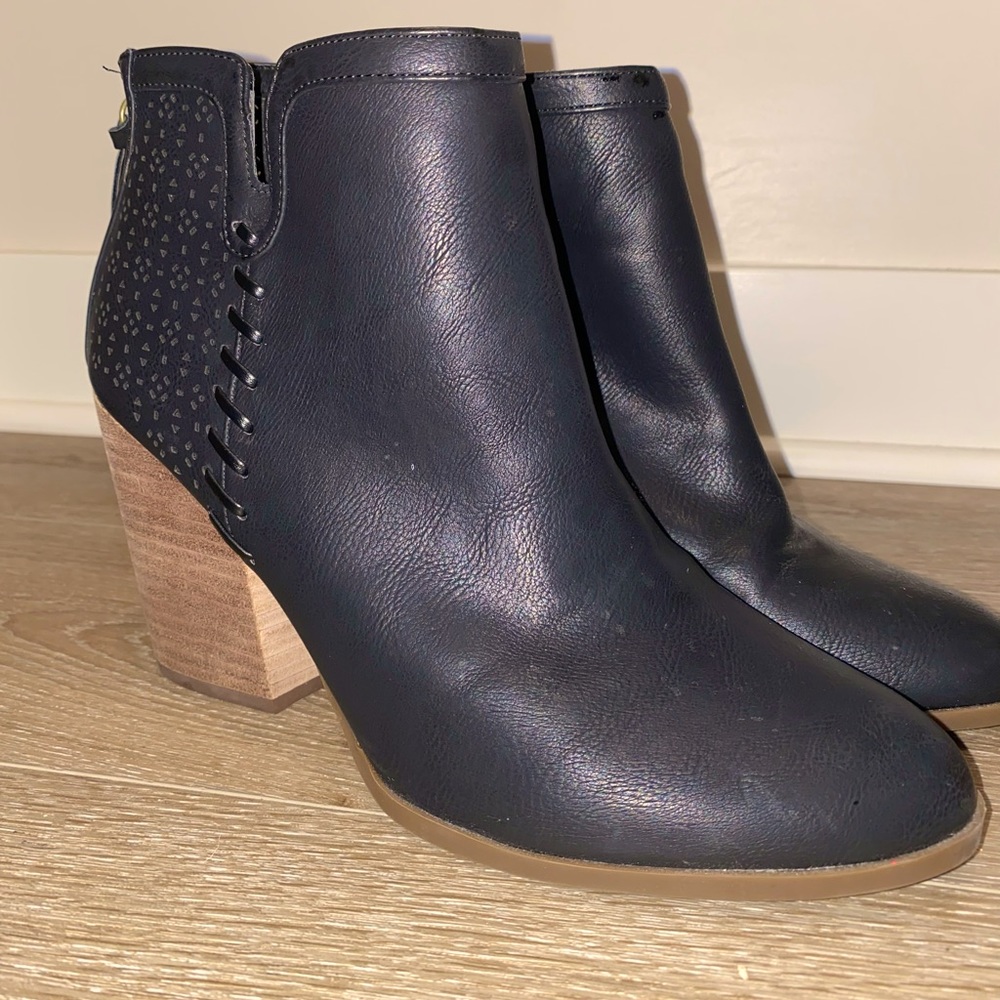 Brand New never worn Tommy Hilfiger 9.5M black ankle boots - Picture 1 of 2